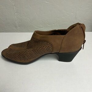 Easy street women’s shoes size 7W
